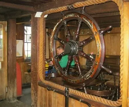 Inn Ship
